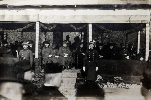 Horthy és hívei „képezték ki" a magyar középosztályt a fasiszta eszmékre